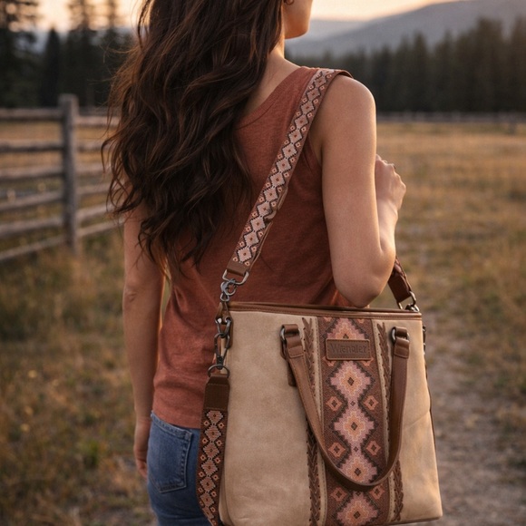 Wrangler Handbags - Wrangler Aztec Faux Leather Tote • CCW Style Side Zip • Montana West Western